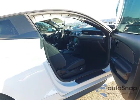 2019 Ford Mustang Ecoboost z USA, uszkodzony, nr VIN 1FA6P8TH3K5120831